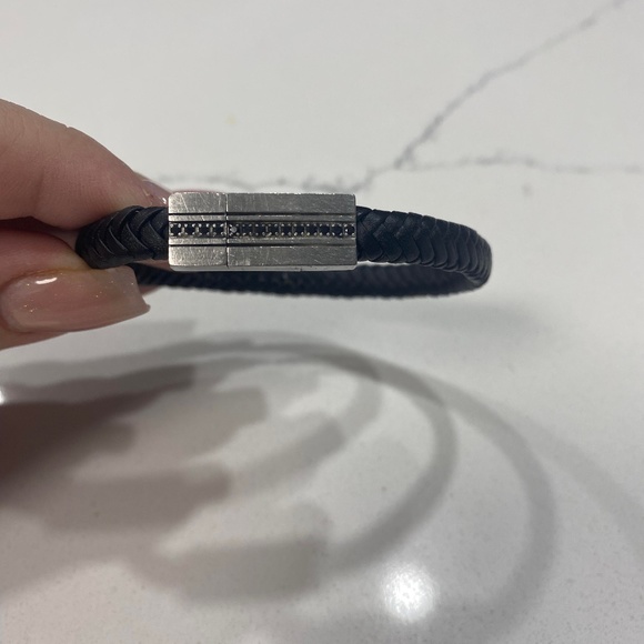 Men's Leather Bracelet - Picture 1 of 2